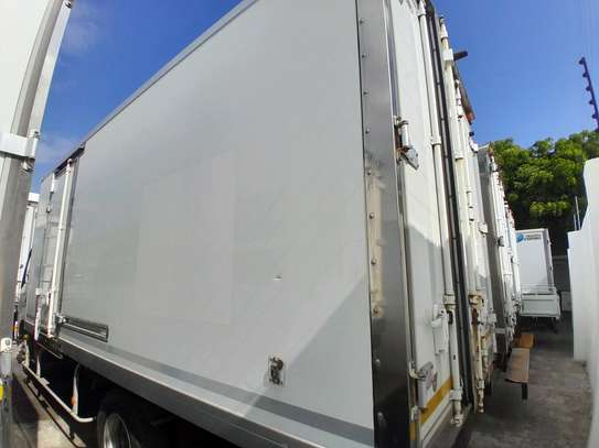 HINO DUTRO TRUCK 2018MODEL CLOSED B image 3