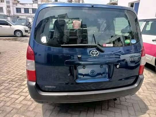 Toyota succeed TXG blue image 3
