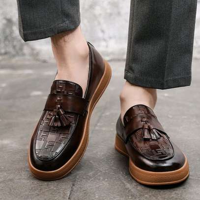 Royal tussle shoe image 4