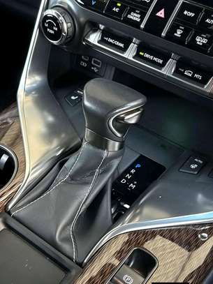 LEXUS LX500d 2022model image 5
