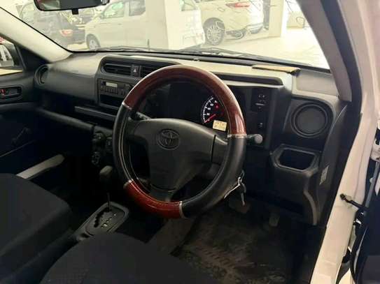 TOYOTA PROBOX 1300CC WHITE 2019 image 4