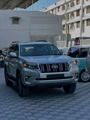 Toyota Landcruiser Prado Vxl image 3