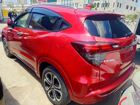 Honda vezel 2019 model hybrid image 3