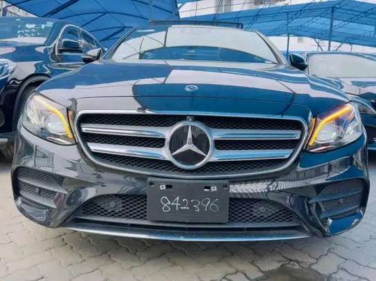 Mercedes Benz E200 image 2