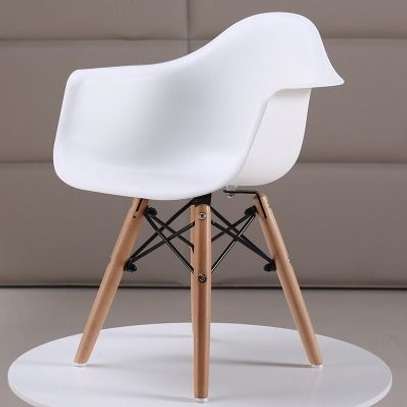 Plastic Bucket Eames Chair image 3