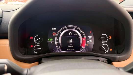 LEXUS LX 600,2021,( WE ACCEPT HIRE PURCHASE &BANK FINANCE) image 10