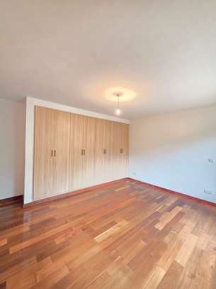 5 Bed Townhouse with En Suite at Lavington image 9