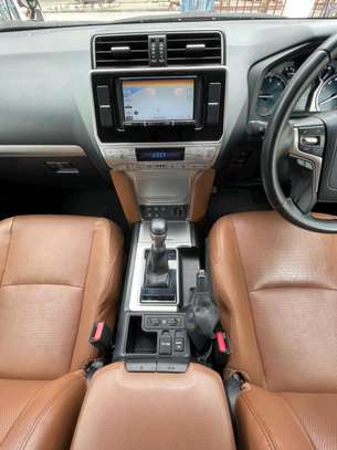 Toyota land Cruiser Prado TX-L Diesel 2021 image 10
