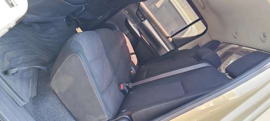 Toyota Hilux Double cabin Manual Diesel 2017 4x4 image 7