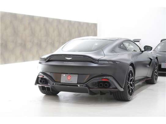 2022 ASTON MARTIN VANTAGE AMR HERO EDITION image 2