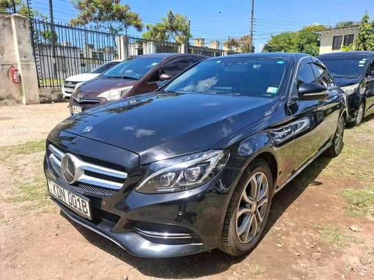 Mercedes Benz C200 image 6