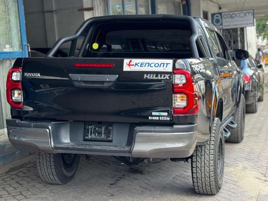 Toyota hilux double cab 2020 auto diesel on sale in Mombasa image 3