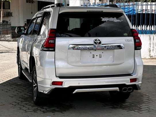 Toyota Land Cruiser Prado TZG image 5