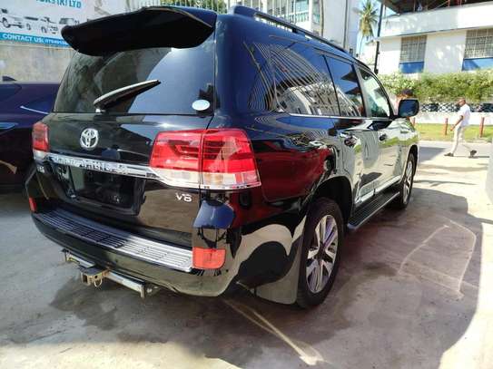 Toyota Land cruiser ZX V8 Black 2017 image 10