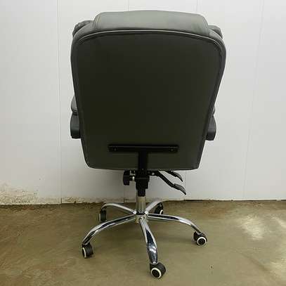 Office chair: Gray swivel executive office chair image 3