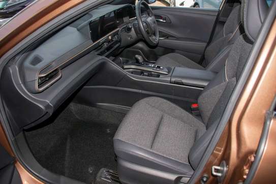 Toyota crown newshape hybrid on sale in Kenya image 9
