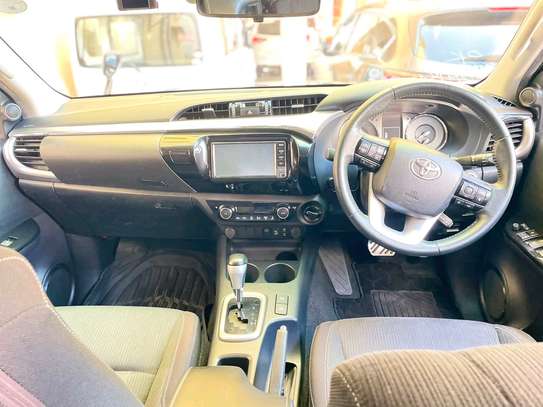 TOYOTA HILUX DOUBLE CABIN 2019MODEL image 3