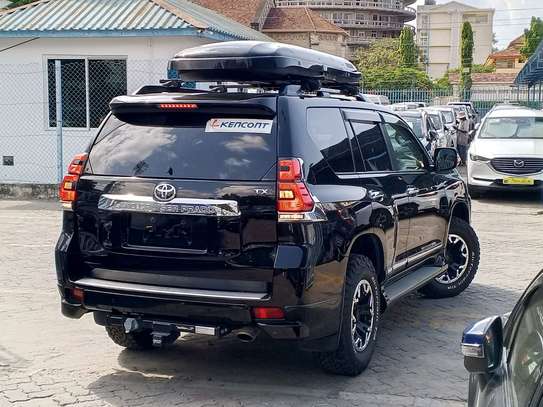 Toyota prado petrol image 3