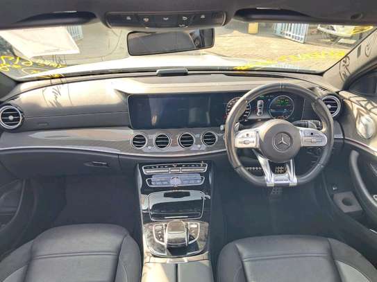 Mercedes  Benz E53 image 11