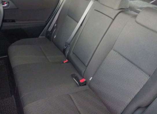 Toyota Auris. image 6