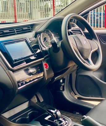 Make Honda Grace 2019 model silver color. image 4