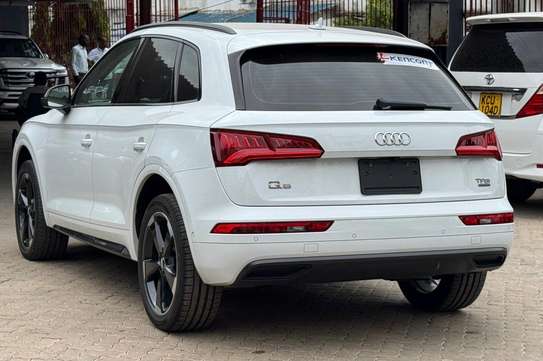 Audi Q5 Quattro S-Line White 2017 image 10
