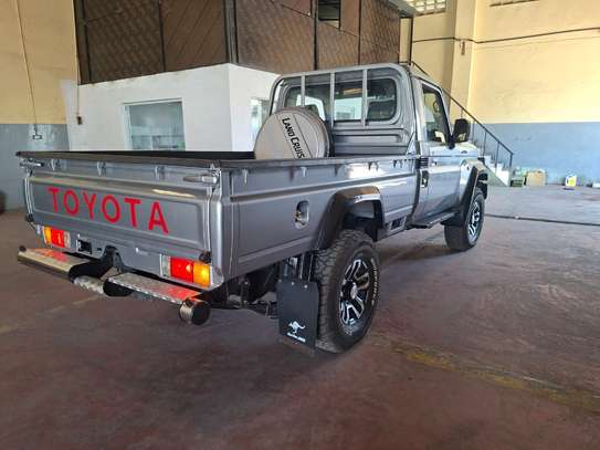 Toyota Landcruiser J79 Single cab image 3