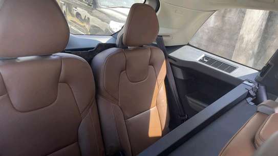 Volvo XC90 2018model 7 seater image 4