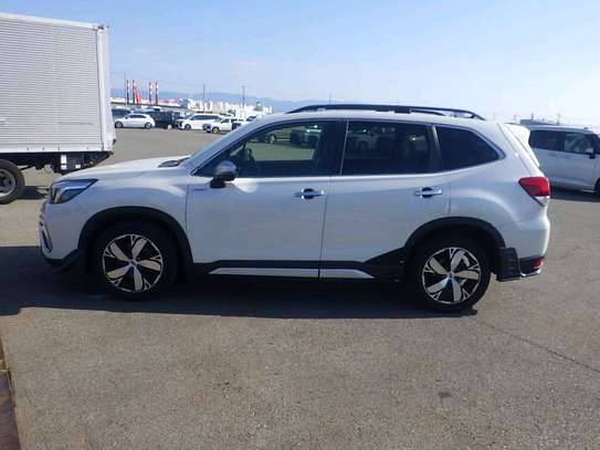 Subaru Forester Eboxer with sunroof image 5