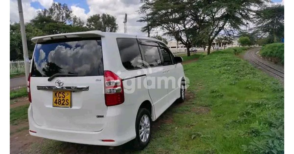 Toyota Noah Kcs in Mombasa PigiaMe