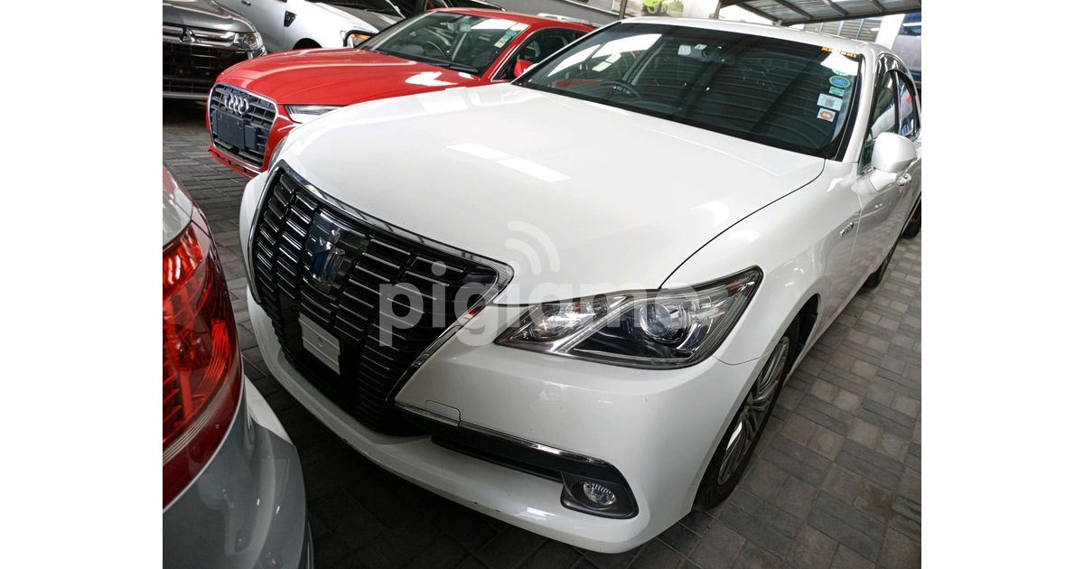 Toyota Crown Royal Sunroof in Mombasa PigiaMe