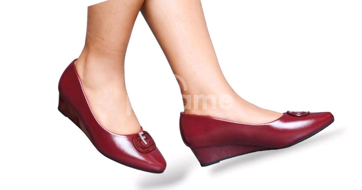 Model wedges terbaru 218 sales