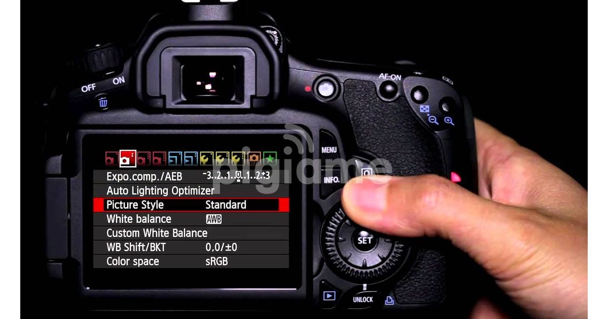 Canon Eos 60D Dslr Camera Body Lens W/Battery, Charger in Nairobi