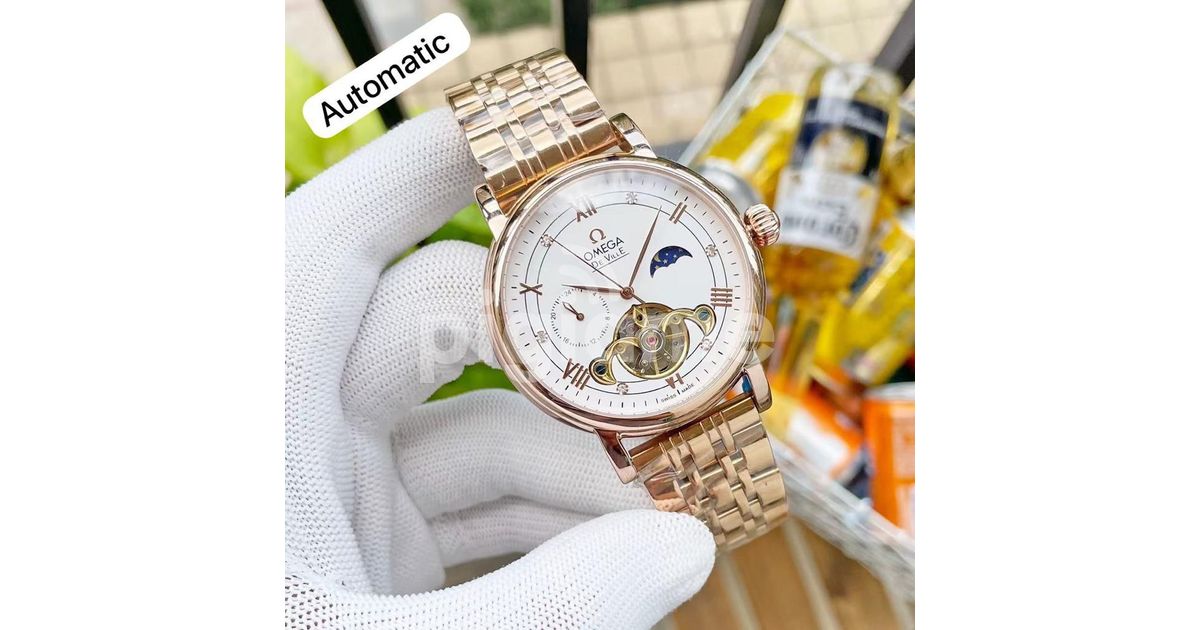 Omega de ville hotsell moonphase