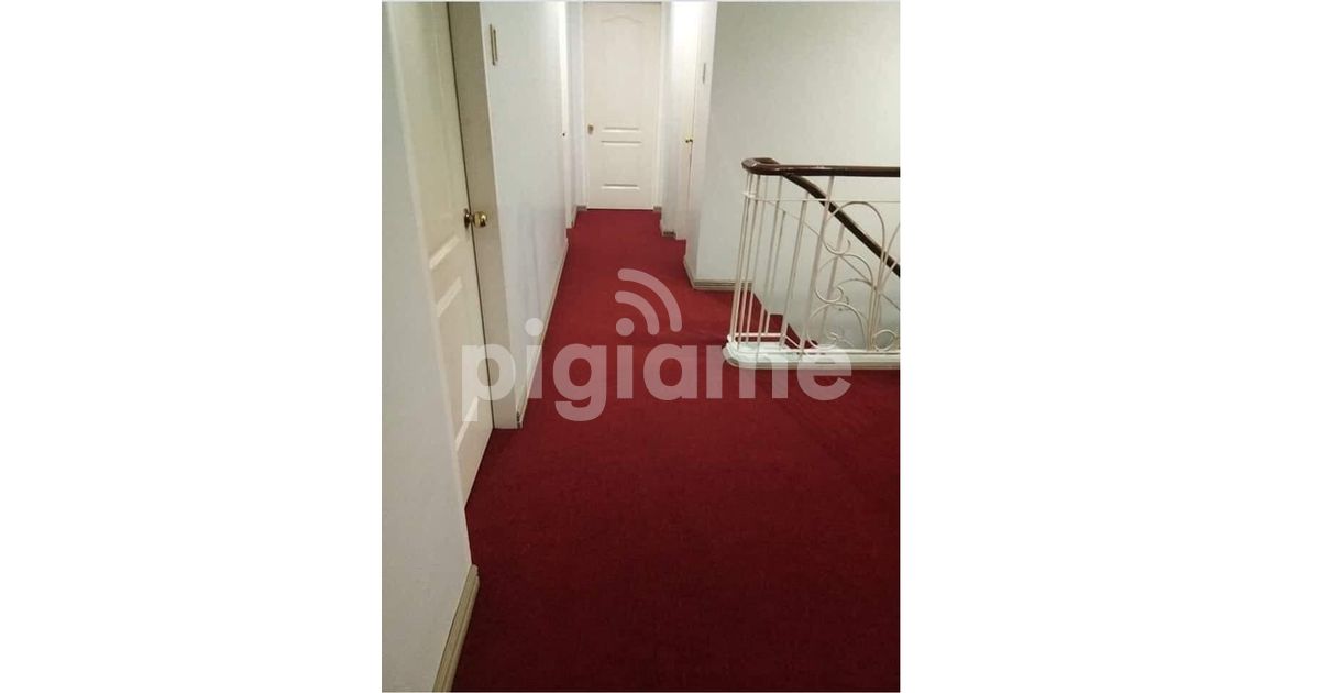 Exquisite Wall To Wall Carpet. in Nairobi CBD, Luthuli Avenue PigiaMe
