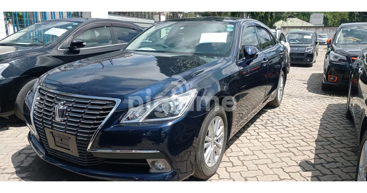 Toyota Crown Royal Saloon in Mombasa | PigiaMe