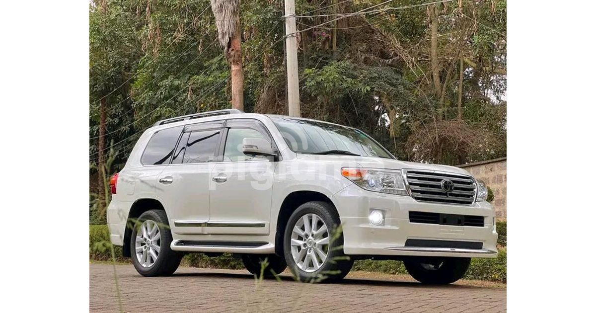 2015 Toyota Land Cruiser Zx V8 Petrol in Nairobi PigiaMe