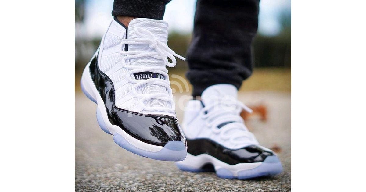 Jordan 11 concord deals 218 on feet