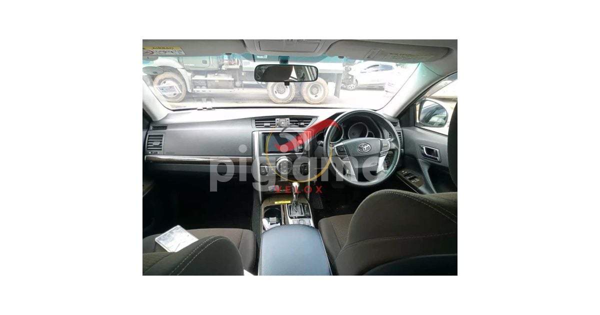 Toyota Mark X For Hire in JKIA PigiaMe