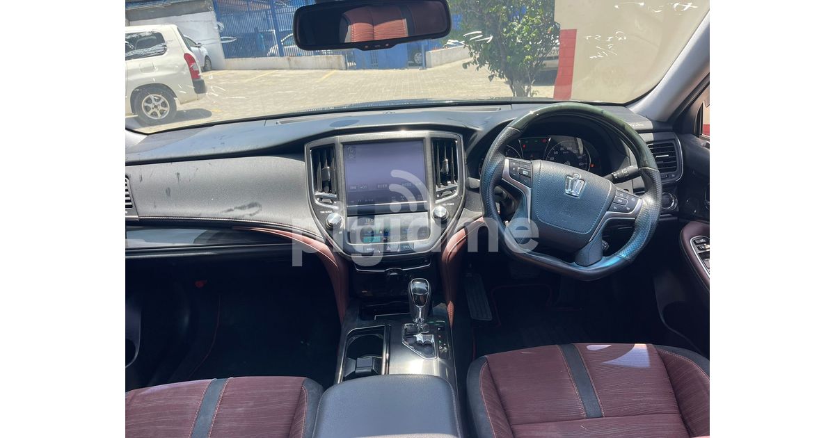 Toyota Crown With Sunroof in Mombasa PigiaMe
