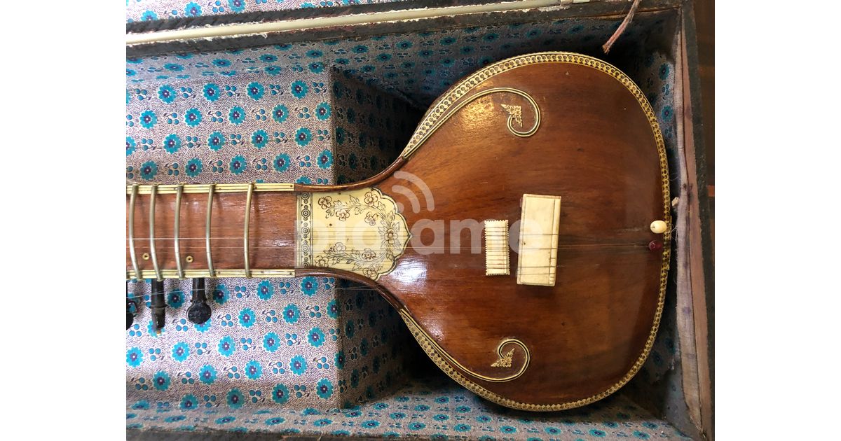 Vintage sitar top for sale