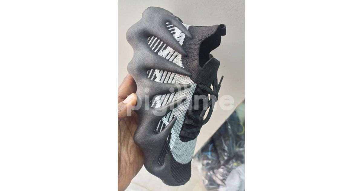 Adidas yeezy deals 451 negro