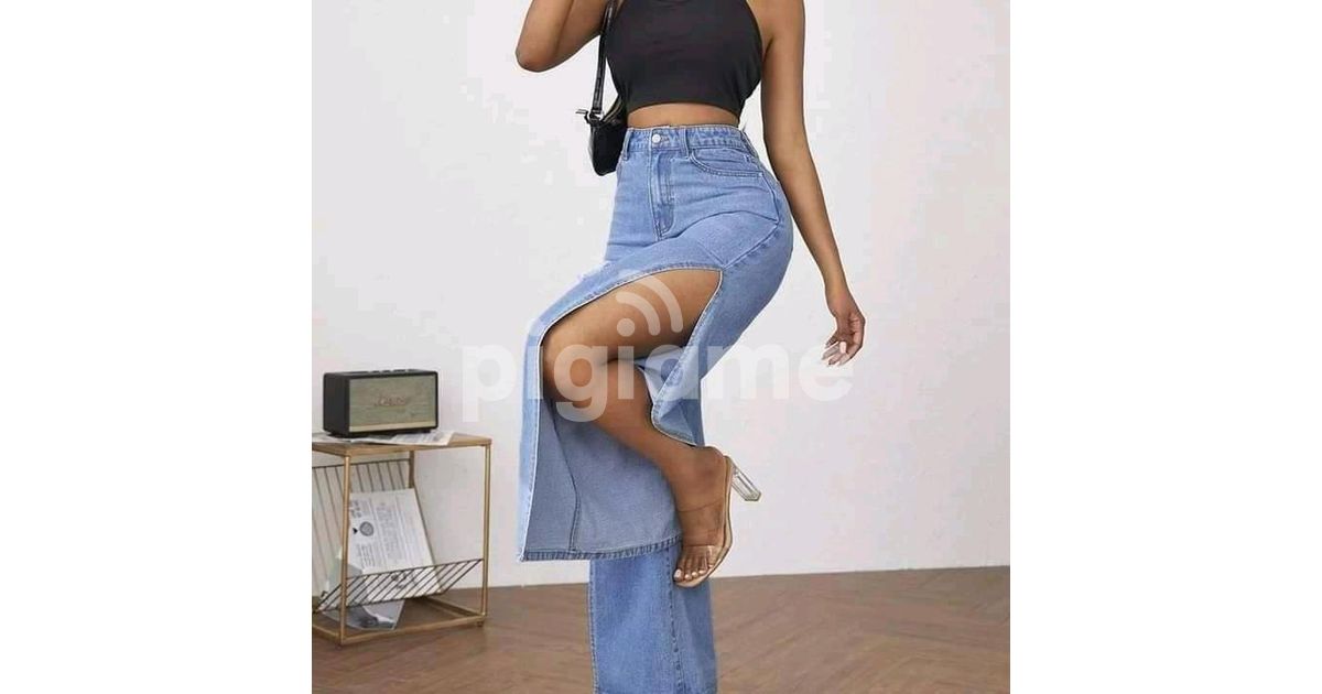 Mom jeans available ksh. 1500 We are located in NRB, Diamond