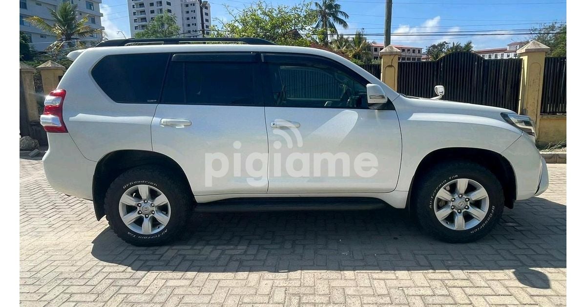 Toyota Prado Sunroof 7 Seater in Mombasa PigiaMe