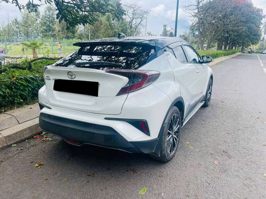{Urgent Sell} Toyota - CH-R - 2019 image 6