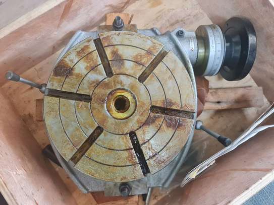 milling machine rotary table image 1