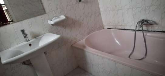200 sqm. 3 bd 3 bh furnished apartment in bole for rent image 6