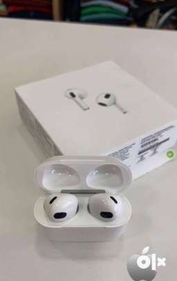 ✅AirPods on your iPhone, iPad, iPod touch image 1