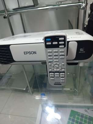 Epson projector S41 model image 3