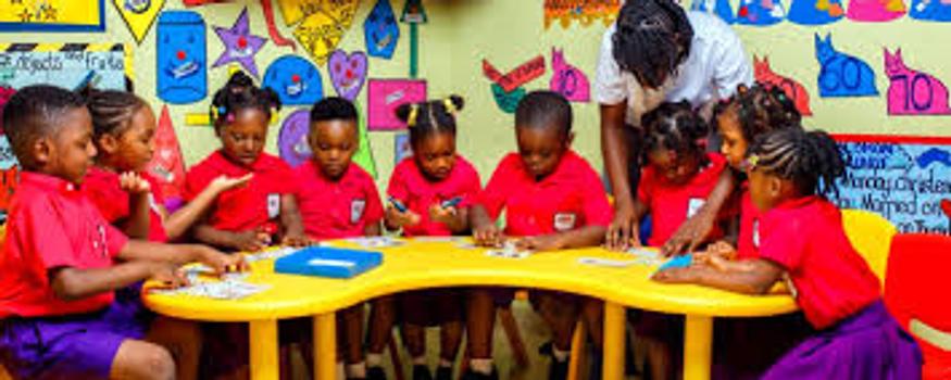 Blooming Tulips Montessori banner